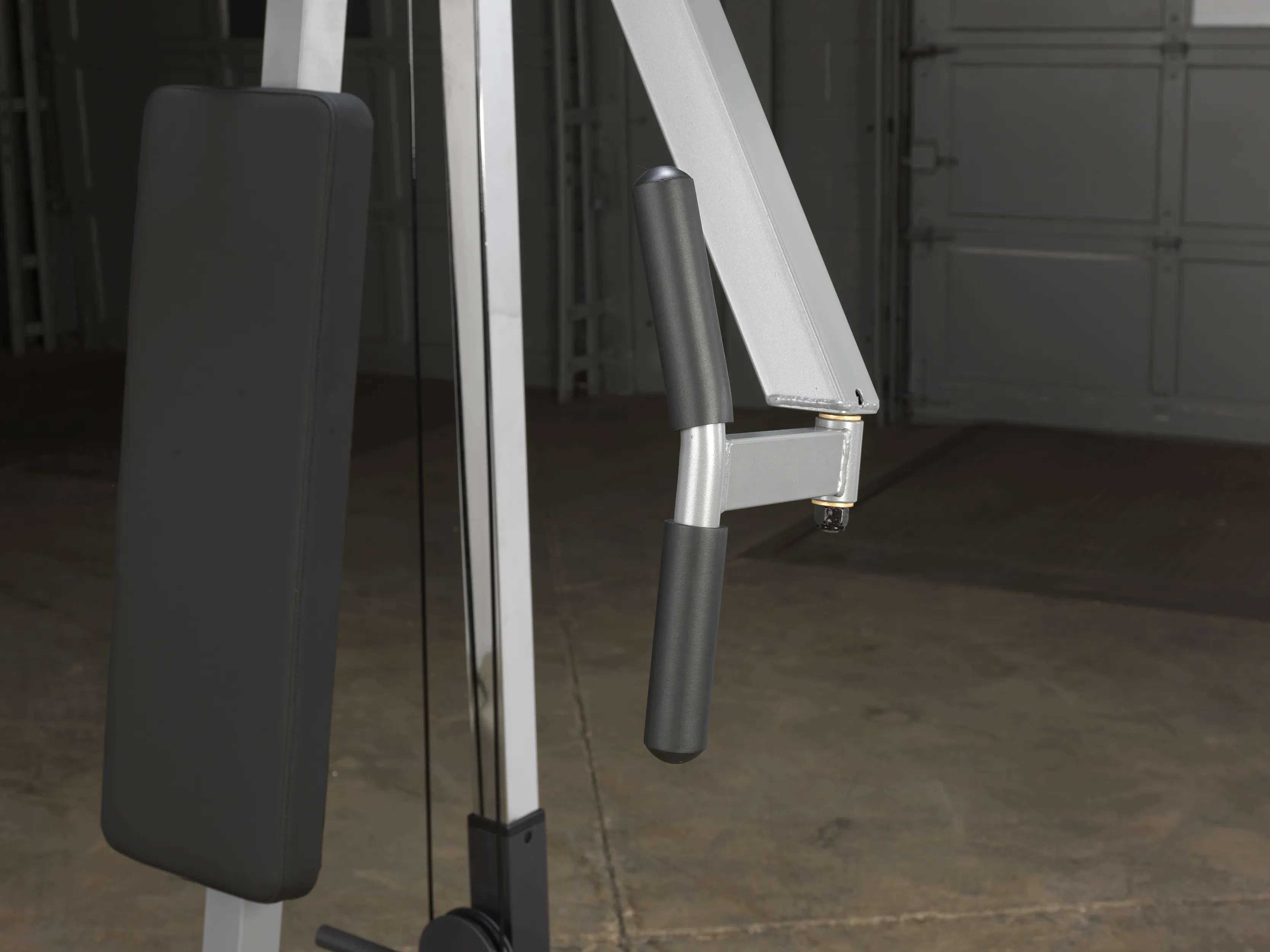 Body-Solid Plate Loaded Pec Fly & Rear Delt Machine GPM65
