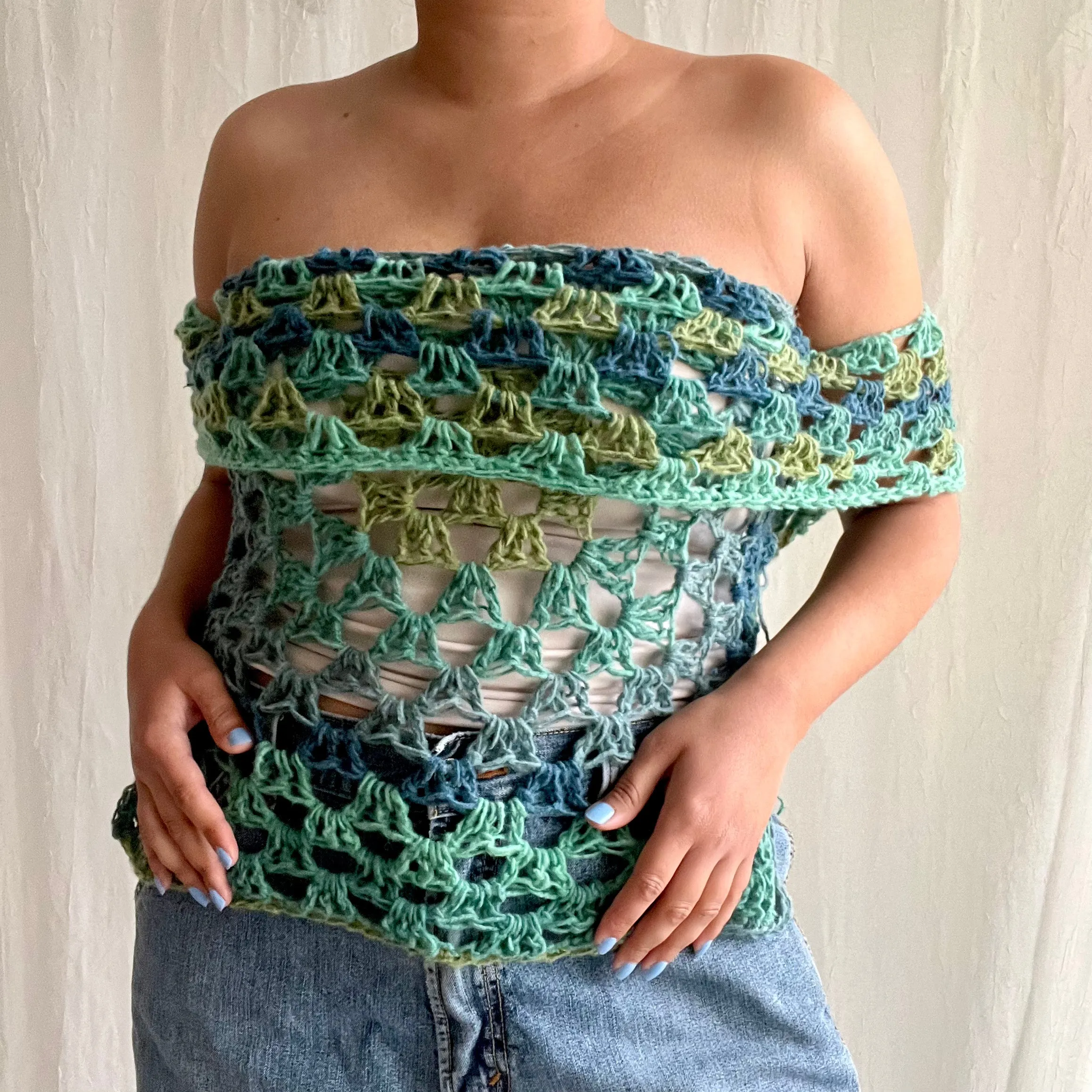 GRANNY OFF-THE-SHOULDER