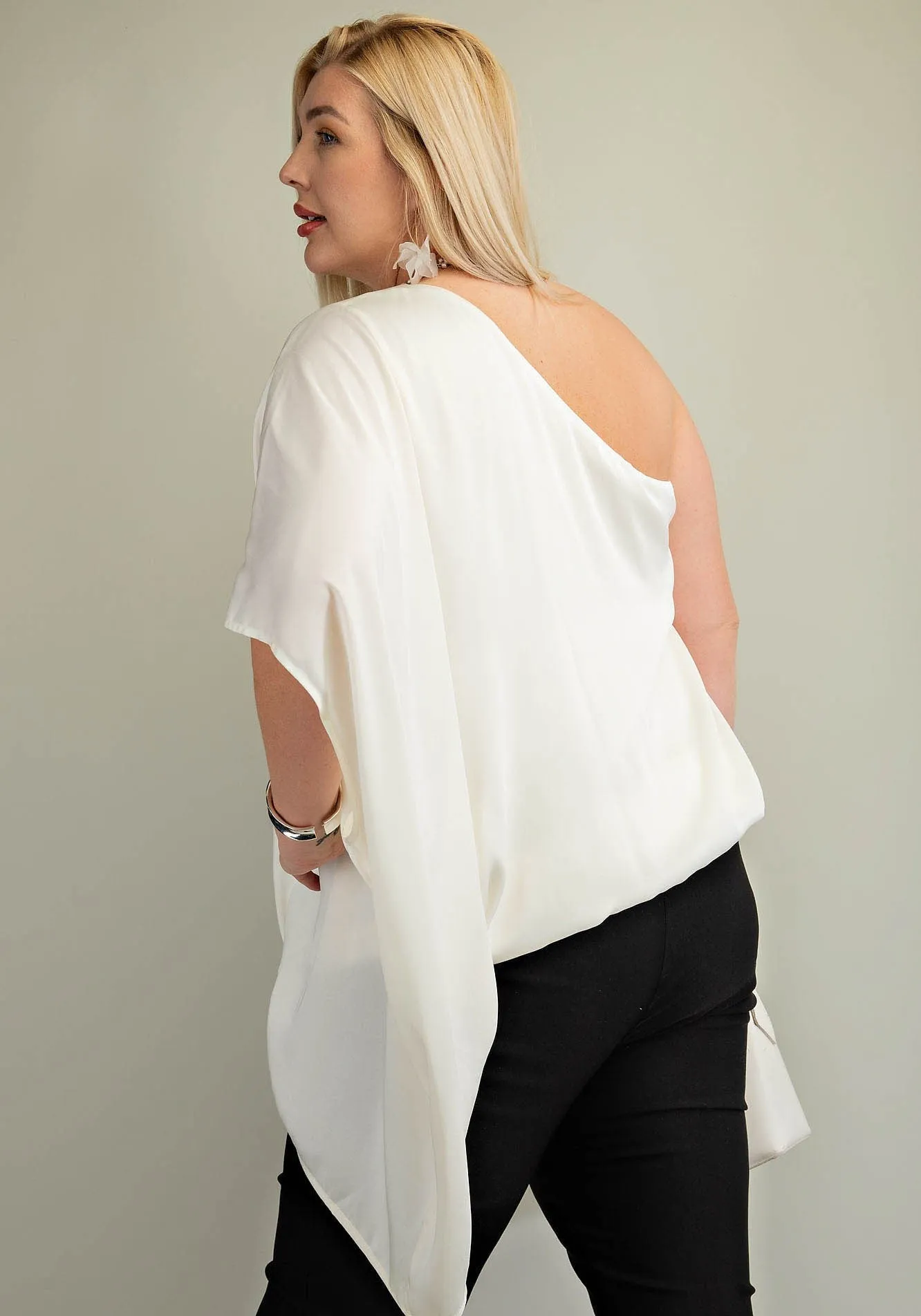 Plus One Shoulder Unbalanced Top*
